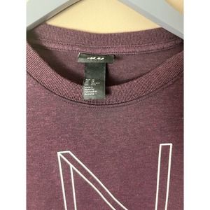 H&M Graphic Typography printed Sweater Burgundy XS